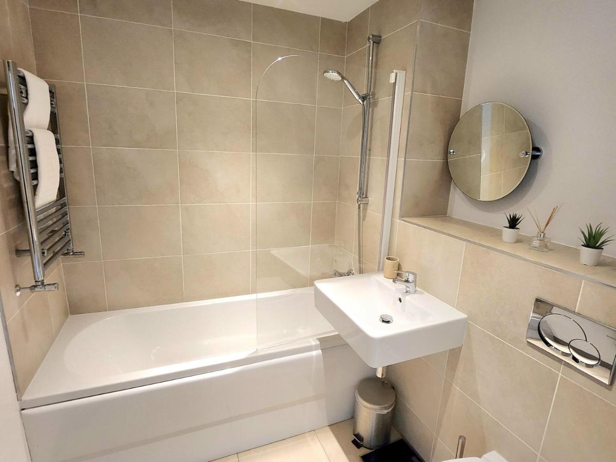 Pass The Keys Stunning Penthouse With Balcony Sunset Views Leilighet Belfast Eksteriør bilde